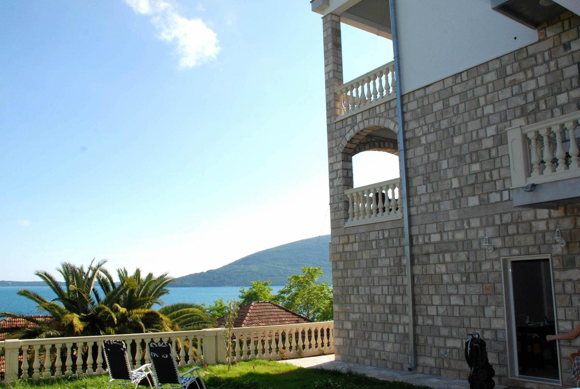 Garni Hotel Bokeska Noc Herceg Novi Buitenkant foto