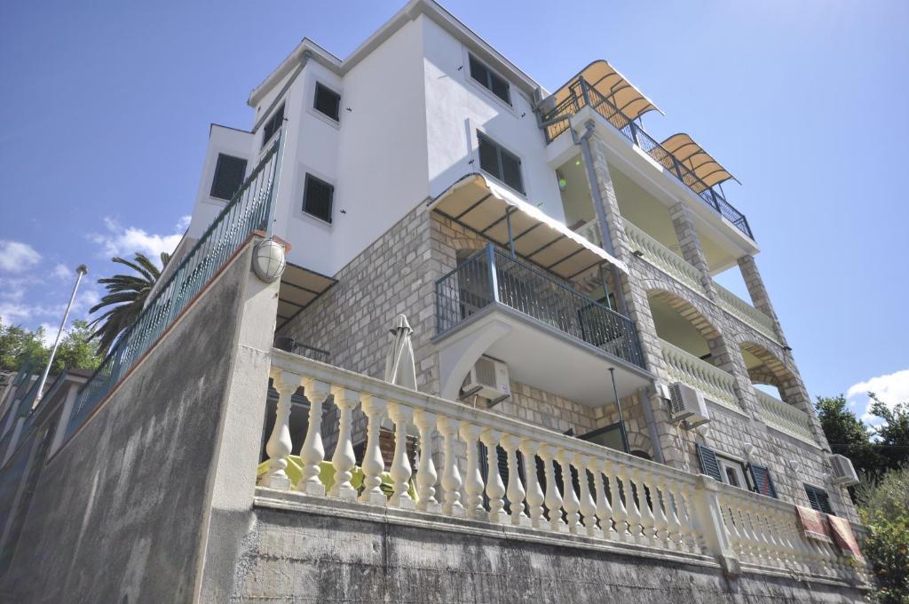 Garni Hotel Bokeska Noc Herceg Novi Buitenkant foto