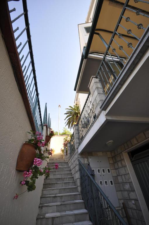 Garni Hotel Bokeska Noc Herceg Novi Buitenkant foto