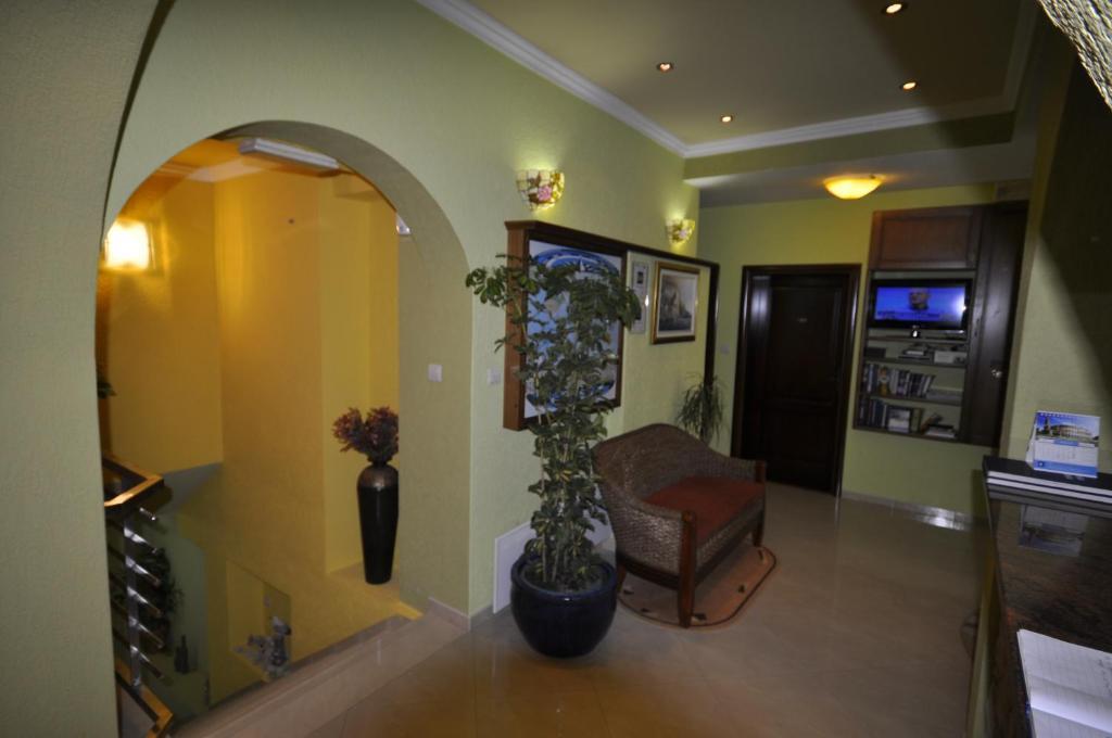 Garni Hotel Bokeska Noc Herceg Novi Buitenkant foto