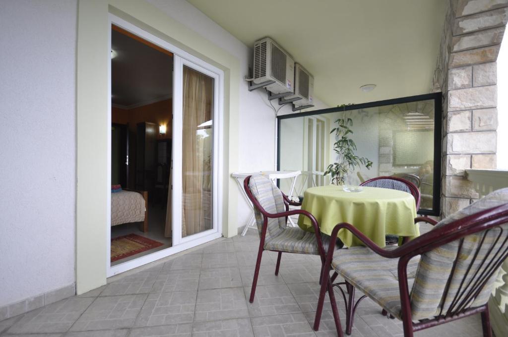 Garni Hotel Bokeska Noc Herceg Novi Buitenkant foto